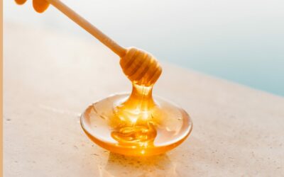 Les bienfaits du miel en cosmétique : Un ingrédient naturel pour sublimer peau et cheveux